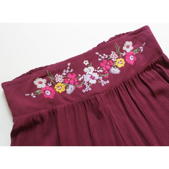 Embroidered Ruffle Shorts - Picture 4 of 4
